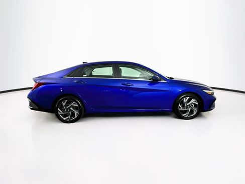 Used 2025 Hyundai Elantra SEL FWD image 10