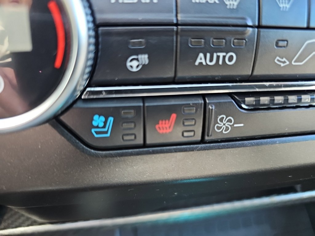 Used 2019 Ford Expedition Limited w/ Equipment Group 303A AWD/4WD image 35