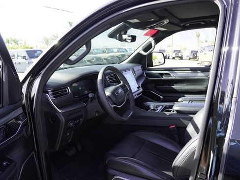 Used 2023 Jeep Wagoneer Series II image 22