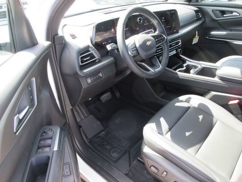 New 2026 Chevrolet Traverse LT w/ Sun and Wheel Package AWD/4WD image 13