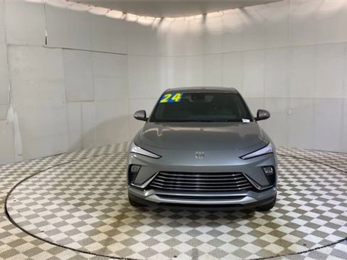 Used 2024 Buick Envista Preferred w/ Convenience I Package image 3