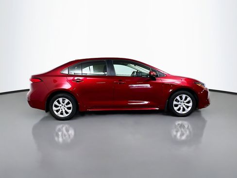 Used 2025 Toyota Corolla LE FWD image 3