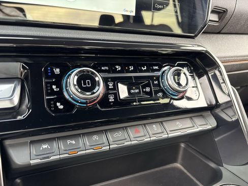 Used 2024 GMC Sierra 1500 AT4 w/ Technology Package image 21