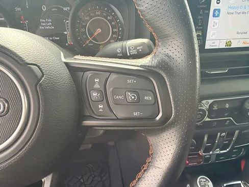Used 2024 Jeep Gladiator Mojave AWD/4WD image 23