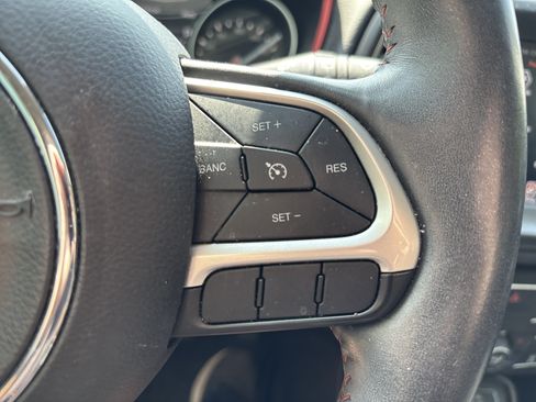 Used 2018 Jeep Compass Trailhawk w/ Cold Weather Group AWD/4WD image 14