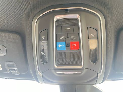 Certified 2025 Jeep Grand Cherokee Limited AWD/4WD image 30