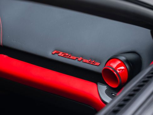 Used 2016 Ferrari F12 Berlinetta RWD image 39