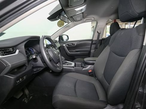 Used 2024 Toyota RAV4 LE AWD/4WD image 34