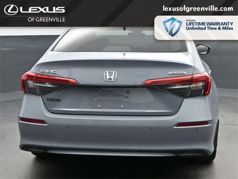Used 2022 Honda Civic Touring image 7