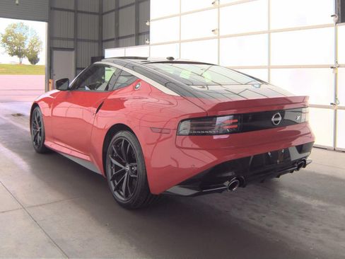 Certified 2025 Nissan Z Performance w/ Floor Mat Package RWD image 5