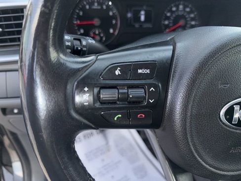 Used 2016 Kia Sorento EX image 12