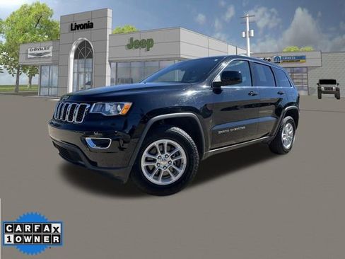 Used 2018 Jeep Grand Cherokee Laredo image 1