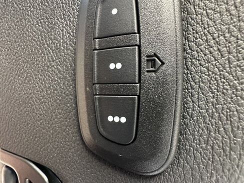Used 2025 Jeep Wrangler Unlimited Sahara AWD/4WD image 26