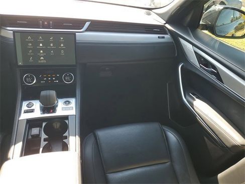 Used 2024 Jaguar F-PACE R-Dynamic S image 31