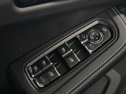 New 2026 Porsche Macan GTS image 36