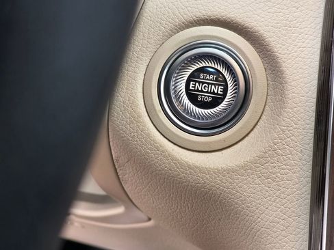 Used 2022 Mercedes-Benz GLC 300 image 30