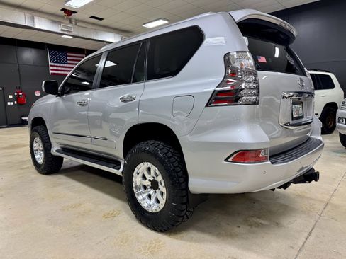 Used 2014 Lexus GX 460 w/ Premium Package image 9