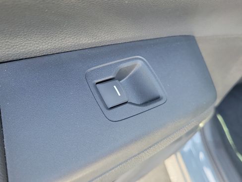 Used 2025 Honda CR-V EX image 14
