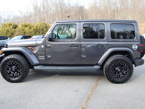 Used 2019 Jeep Wrangler Unlimited Sahara w/ Dual Top Group image 17