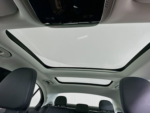 Used 2025 Mercedes-Benz E 350 Sedan image 23