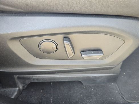 Used 2021 Ford Explorer Limited w/ Equipment Group 301A image 31