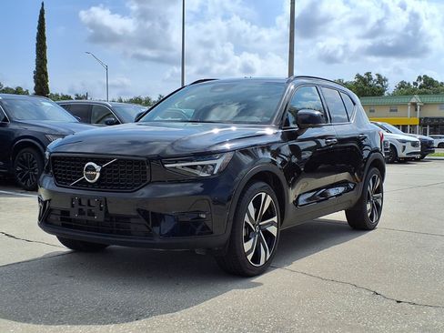 Certified 2024 Volvo XC40 B5 Plus w/ Protection Package Premier AWD/4WD image 3
