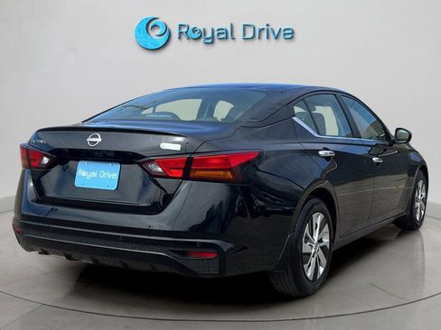 Used 2024 Nissan Altima 2.5 S image 6