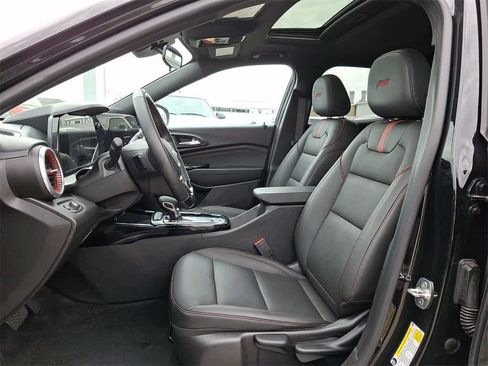 Used 2024 Chevrolet Trax RS w/ Sunroof Package image 12