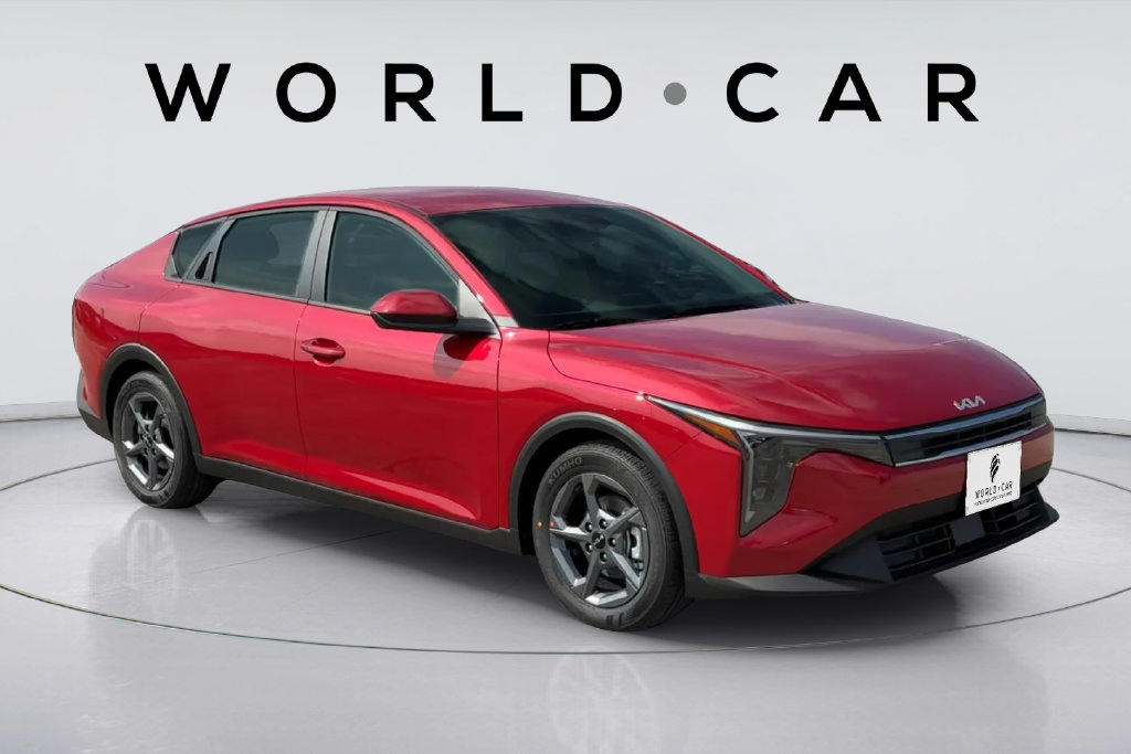 Certified 2025 Kia K4 FWD image 1
