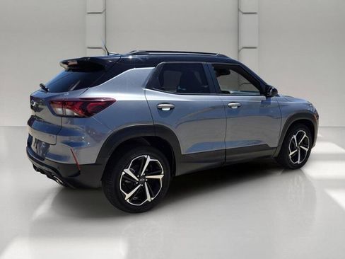 Used 2021 Chevrolet TrailBlazer RS w/ Technology Package FWD image 5