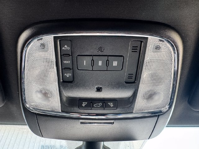 Used 2020 Jeep Grand Cherokee Limited AWD/4WD image 27