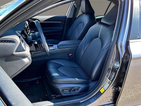 Used 2023 Toyota Camry SE image 18