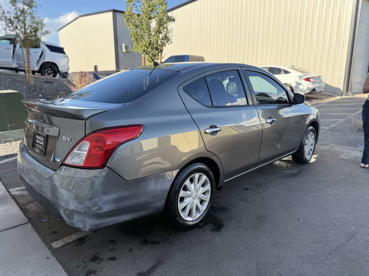 Used 2016 Nissan Versa SV FWD image 9