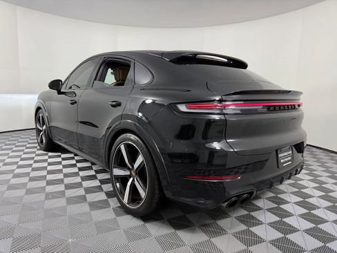 Used 2025 Porsche Cayenne GTS image 3