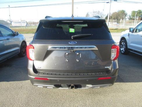 Used 2020 Ford Explorer XLT w/ Equipment Group 202A image 5