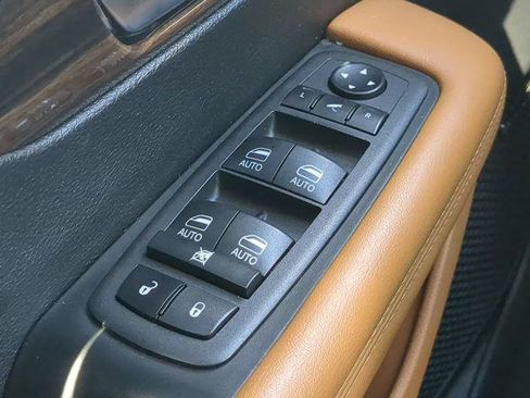 Certified 2022 Chrysler Pacifica Pinnacle FWD image 31