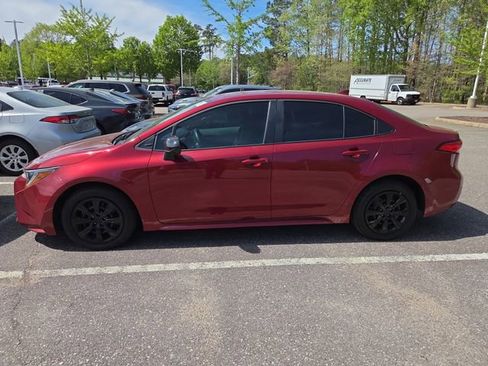 Used 2025 Toyota Corolla LE image 6