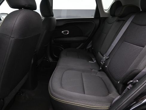 Used 2015 Kia Soul + FWD image 11