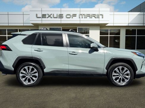 Used 2023 Toyota RAV4 XLE Premium image 7