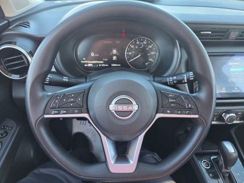 Used 2023 Nissan Kicks SV image 32