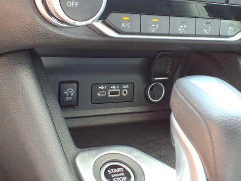 Used 2025 Nissan Sentra SV FWD image 11