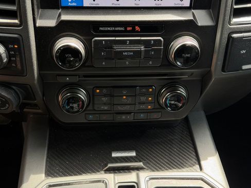 Used 2018 Ford F150 Raptor w/ Equipment Group 802A Luxury AWD/4WD image 17