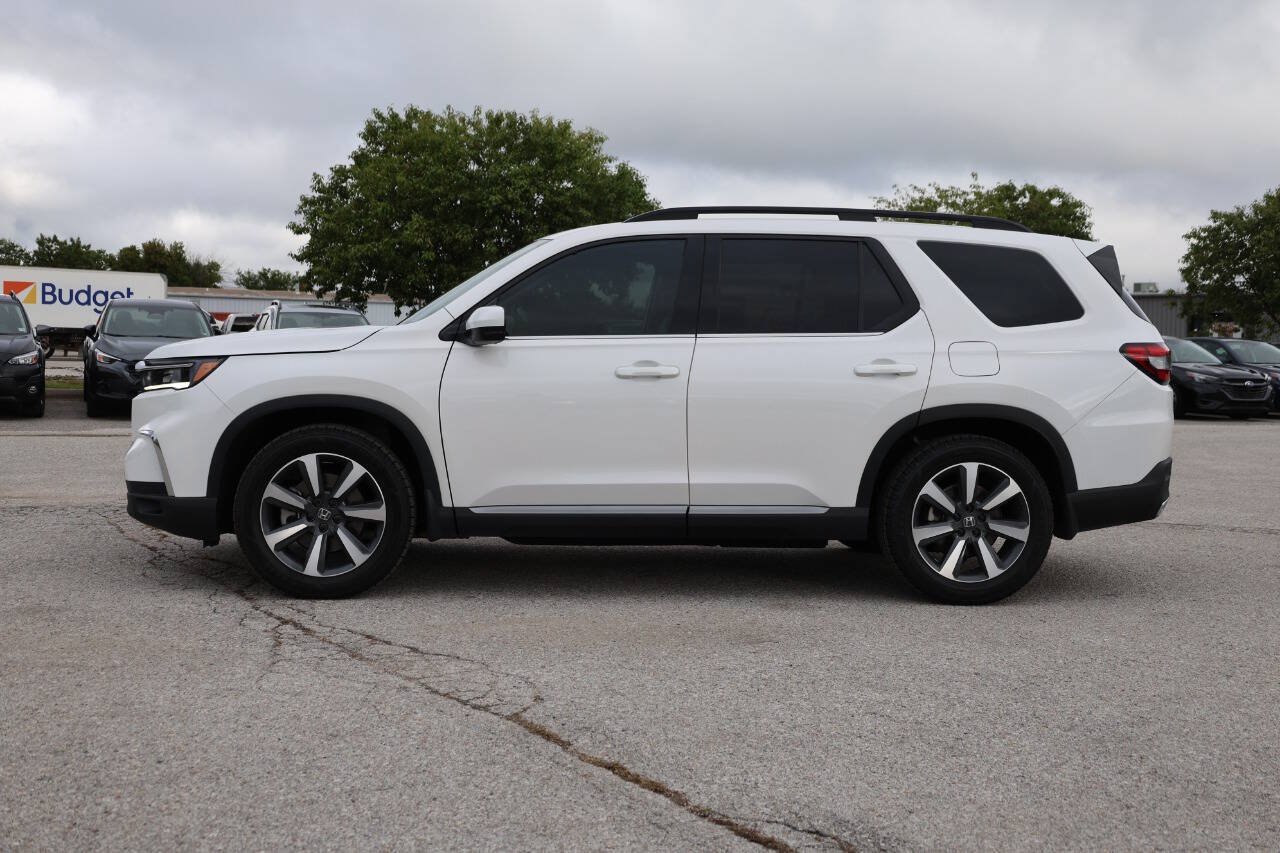 Used 2025 Honda Pilot Touring image 8