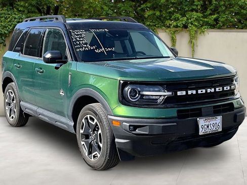 Used 2023 Ford Bronco Sport Outer Banks w/ Tech Package AWD/4WD image 1