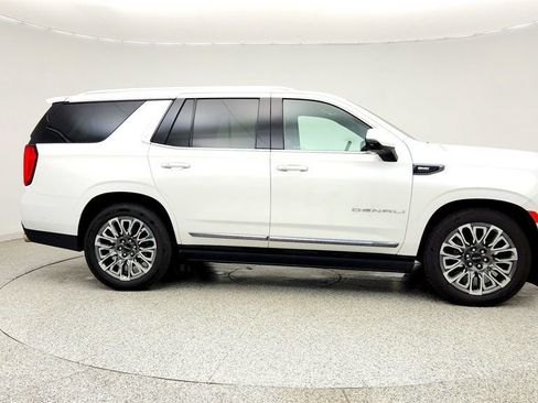 Used 2023 GMC Yukon Denali Ultimate AWD/4WD image 4