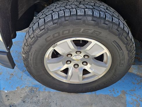 Used 2018 Chevrolet Silverado 1500 LT w/ All Star Edition AWD/4WD image 6