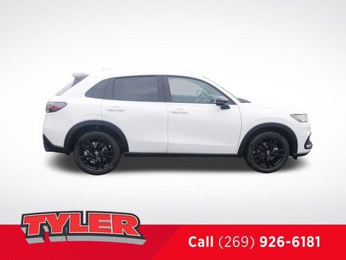 New 2026 Honda HR-V Sport image 9