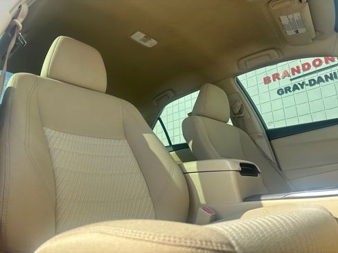 Used 2016 Toyota Camry LE image 25