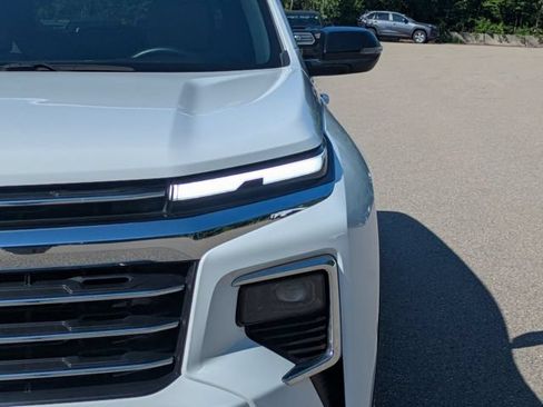 Used 2025 Chevrolet Traverse LT AWD/4WD image 14