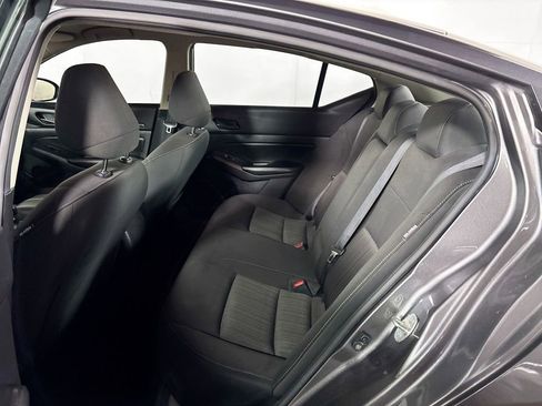 Used 2024 Nissan Altima 2.5 SV image 19